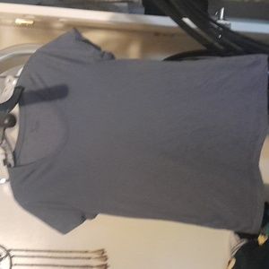 Used woman's no boundaries shirt 2x Grey shirt